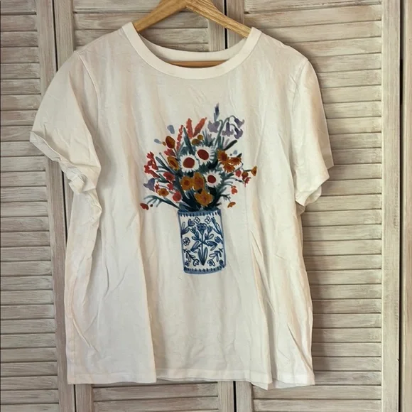 Old Navy Floral Graphic T-Shirt - Picture 2 of 2